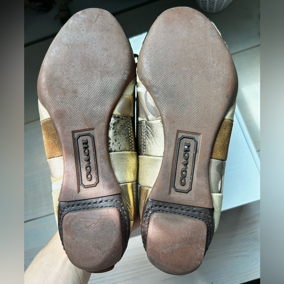 Cute and unique Coach flat shoes - Picture 6 of 6